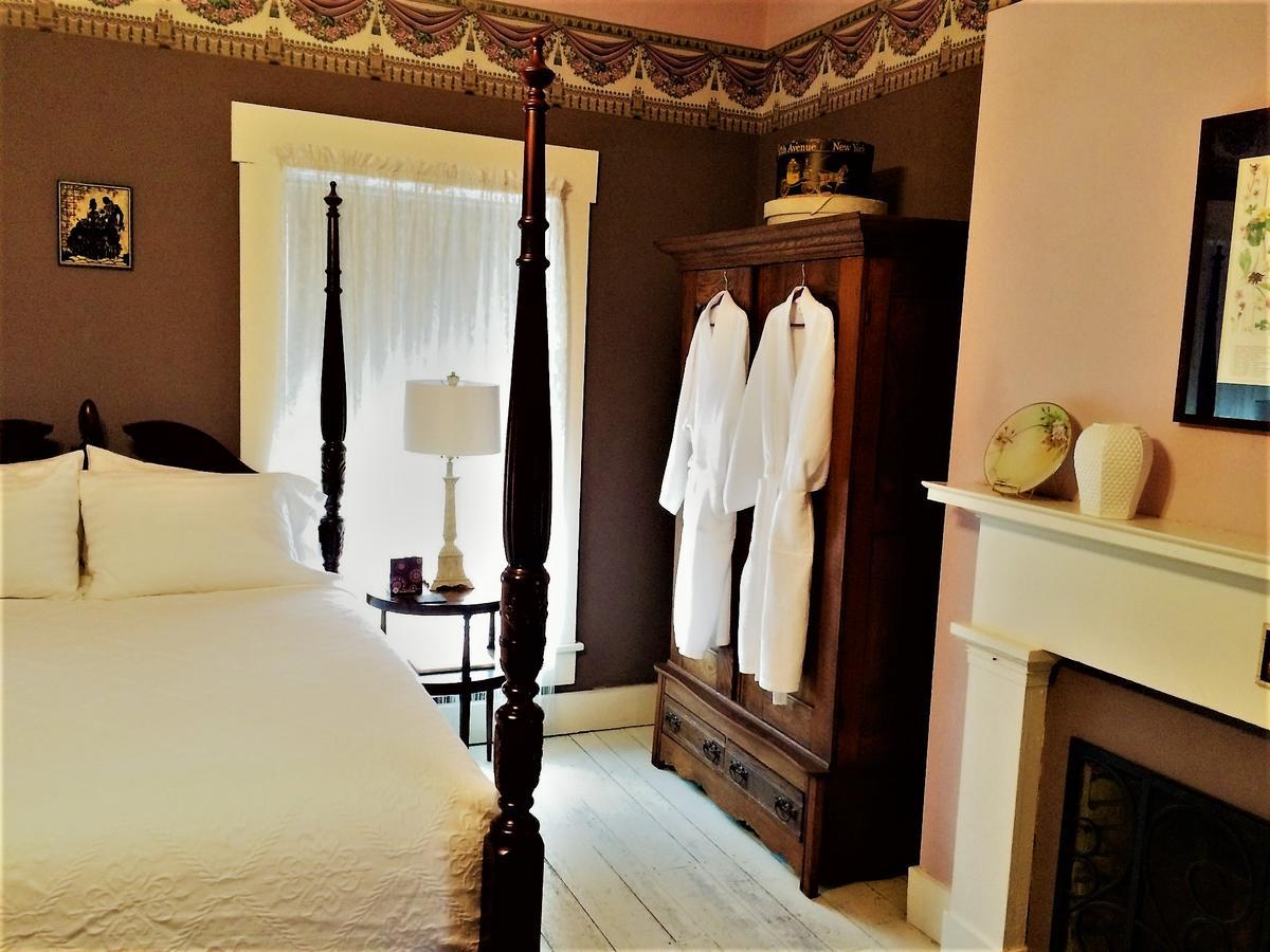 Old Caledonian Bed & Breakfast Exteriör bild